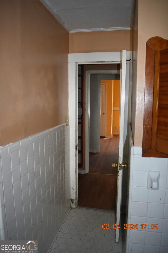 Building Photo - 1088 Radio Dr