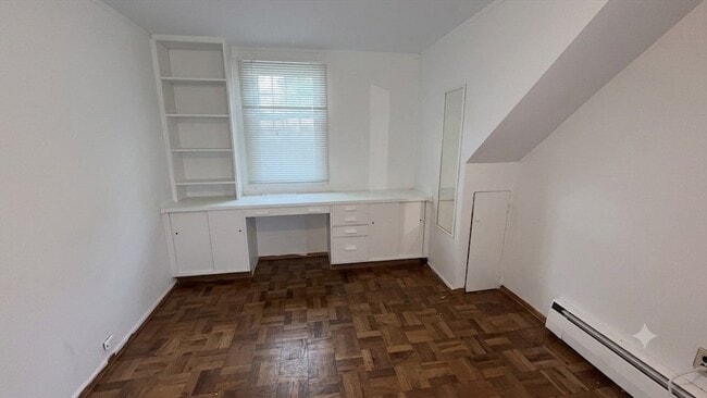 Building Photo - 4 Mossdale Rd