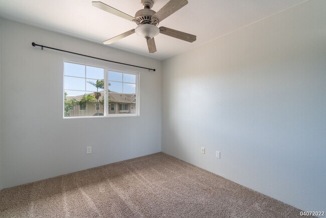 Building Photo - 3 Bed 2.5 Bath Townhome in Spinnaker Place Townhomes 2