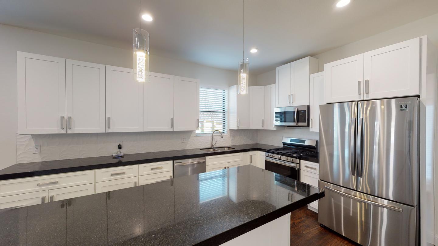 Building Photo - Beautifully renovated Bishop Arts District home near Lake Cliff Park