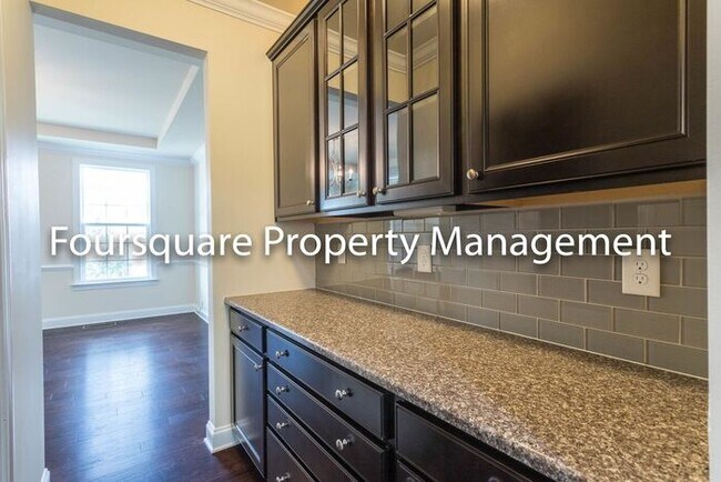 Building Photo - Single Family Home |1st Floor- Guest Suite...