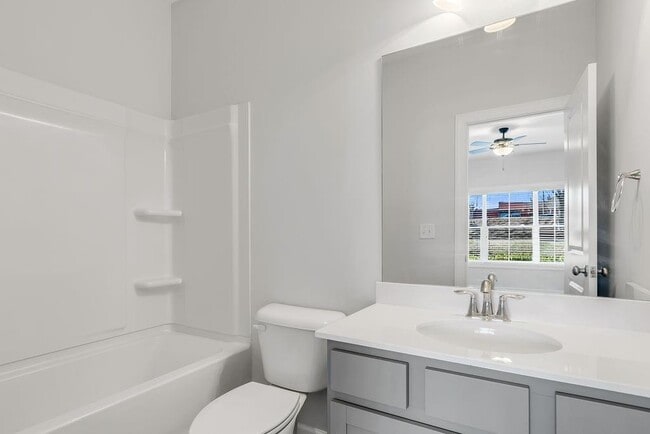 Building Photo - 2775 Bell Dr SE