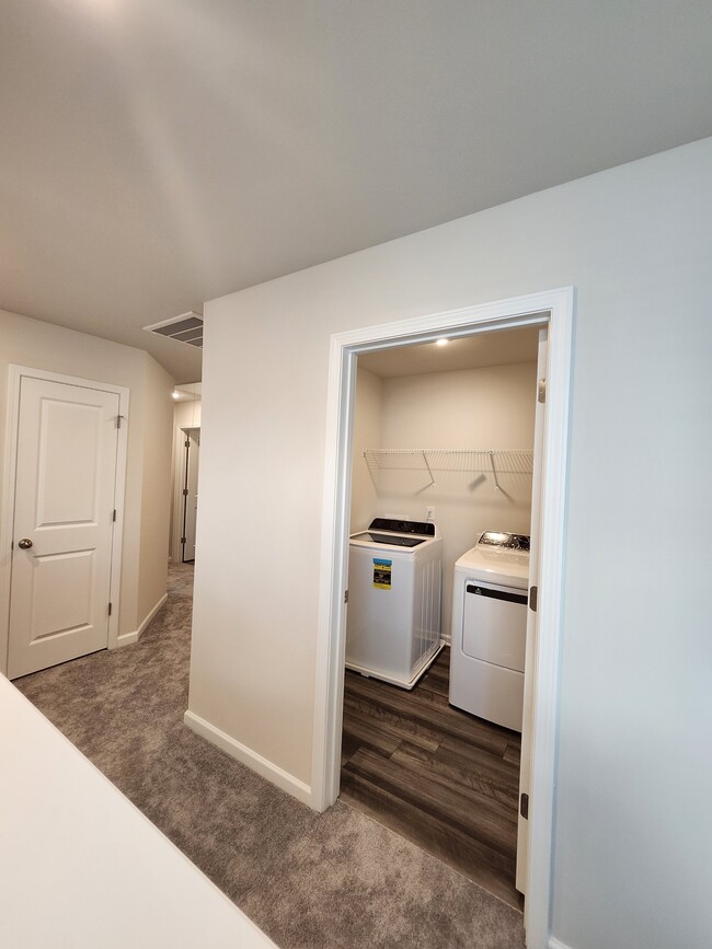 Building Photo - 936 Powder Crk Dr