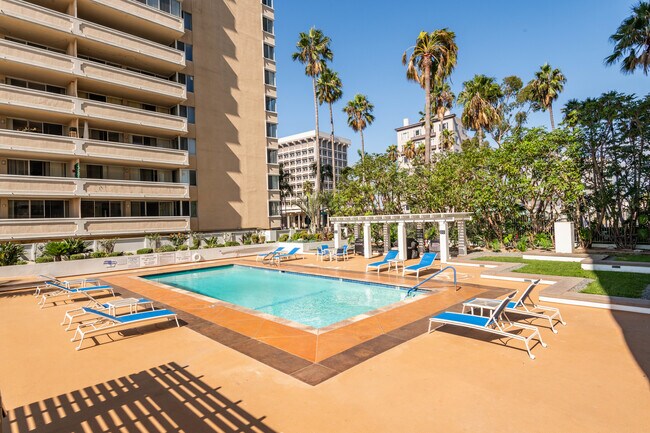 Building Photo - 700 E Ocean Blvd