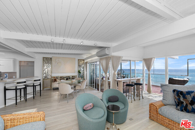 Building Photo - 27060 Malibu Cove Colony Dr