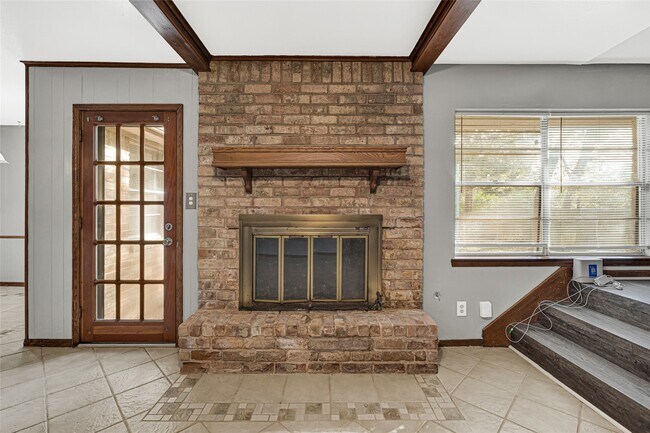 Building Photo - 225 St Cloud Dr