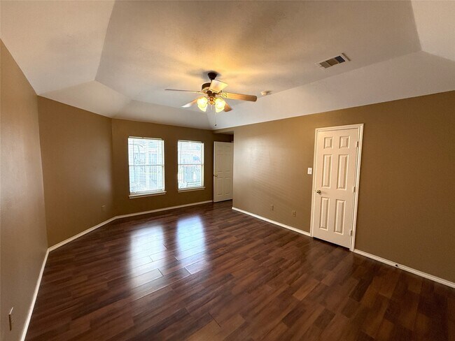 Building Photo - 3906 Eastland Lake Dr