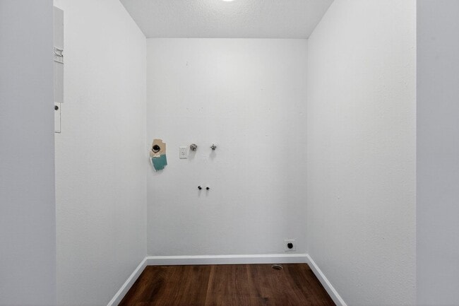 Building Photo - Half off the first month's rent!