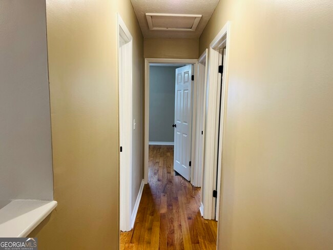 Building Photo - 1085 Horsley Mill Rd