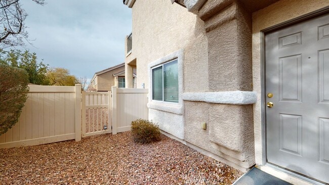 Building Photo - 2 Story Townhome located in Henderson