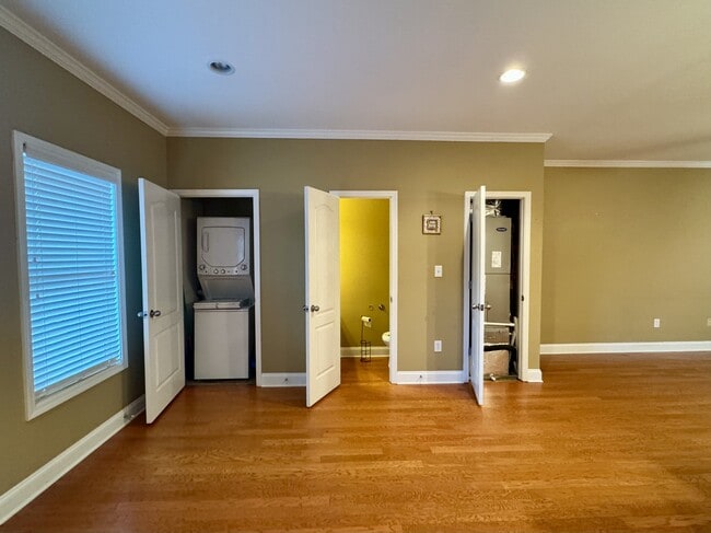 Building Photo - 409 Whitehall Rd