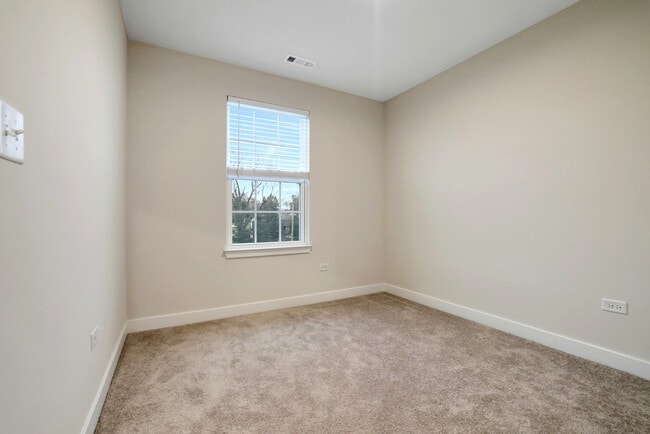 Building Photo - 155 Canterbury Way