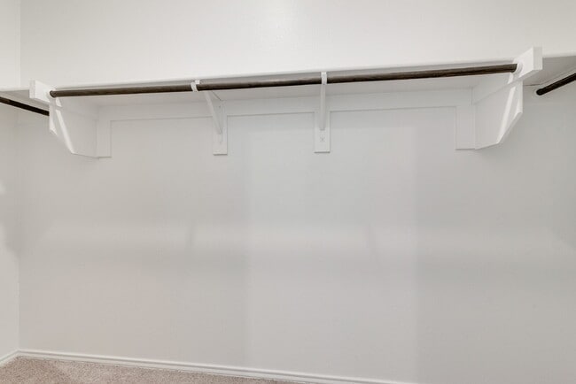 Building Photo - Fantastic newer 3-2-2 in Heartland Master Planned Community