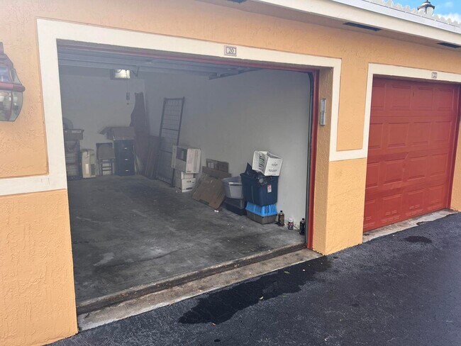 Building Photo - 1000 Scotia Dr