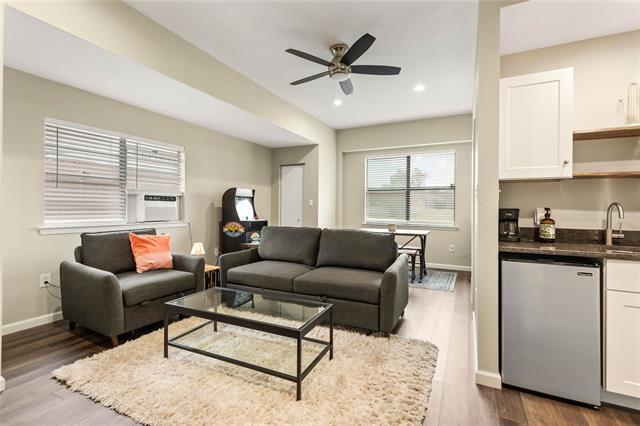 Building Photo - 301 Granada Calle St