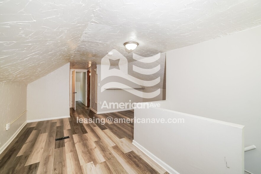 Building Photo - 1911 N Broadway St