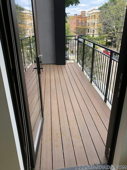 Building Photo - 83 Gardner St