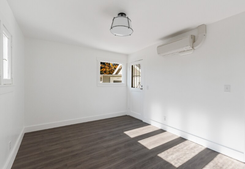 Building Photo - 1446 E Topeka St