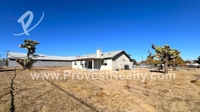 Building Photo - 13985 Smoketree St