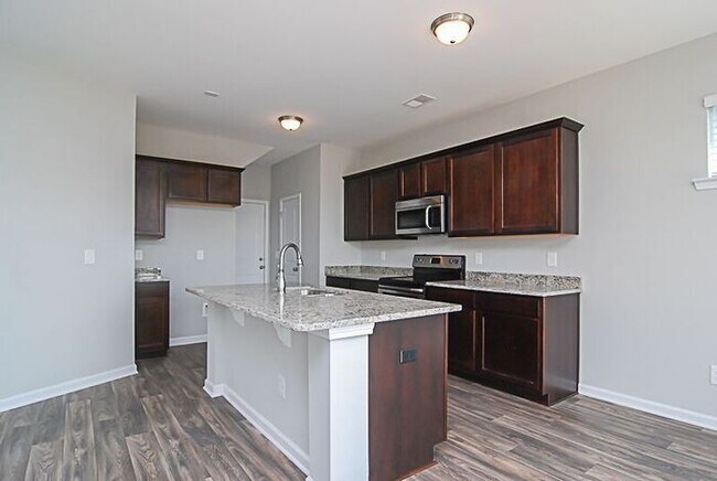 Building Photo - 421 Hosea Ct