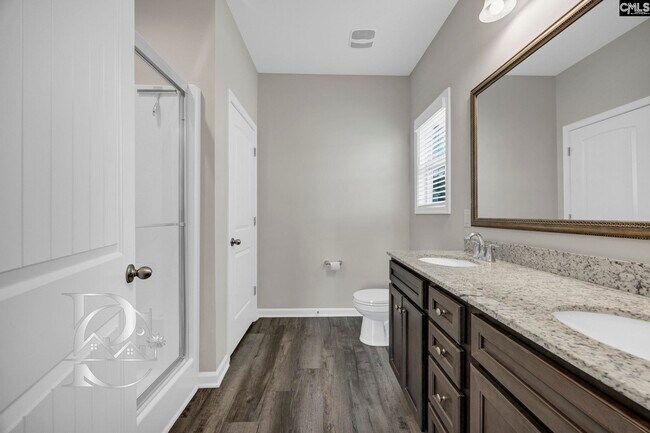 Building Photo - 5 Spinney Ct