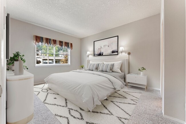 Building Photo - 3-bedroom 2 bath condo with a balcony in s...