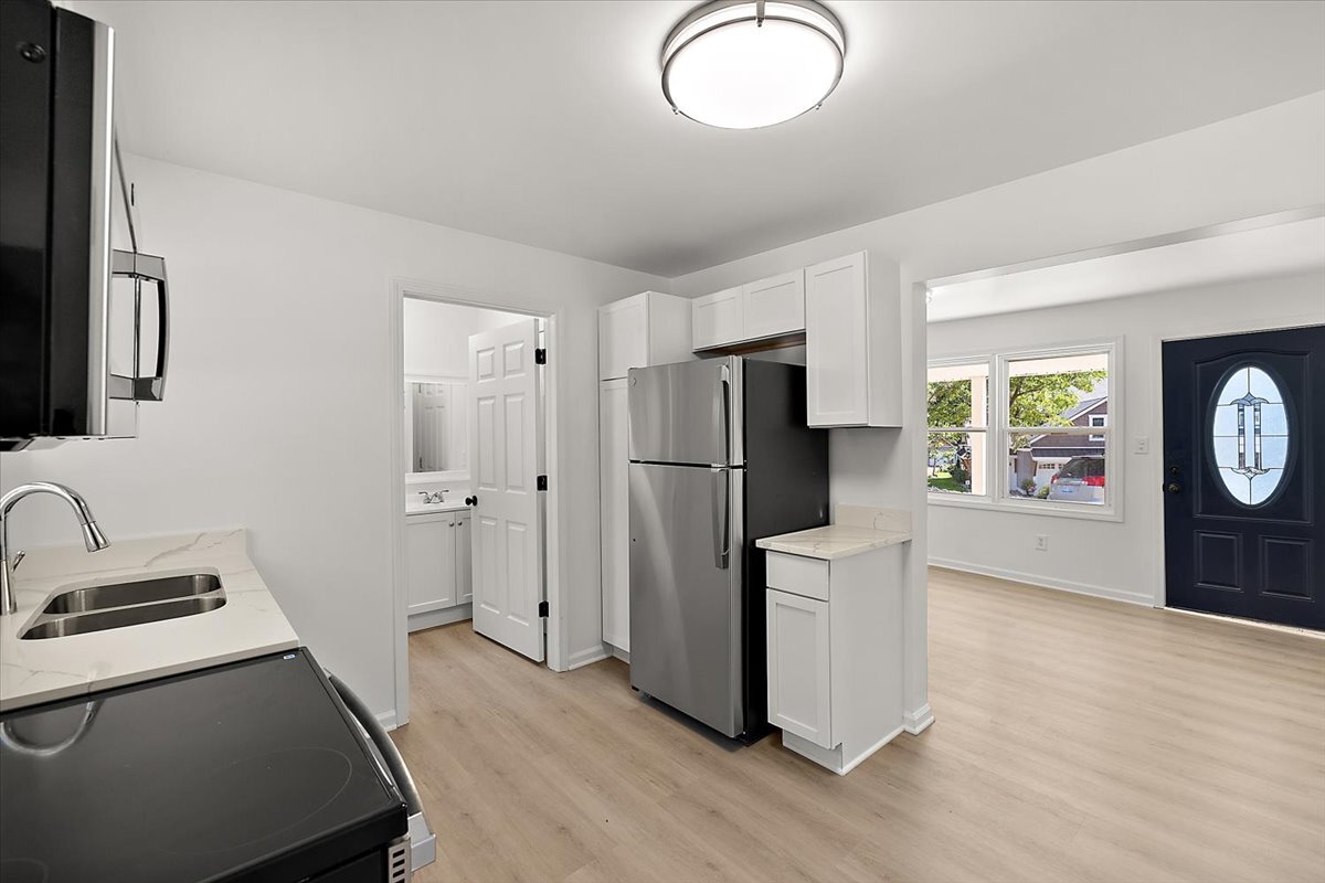 Building Photo - 5155 Girard Dr