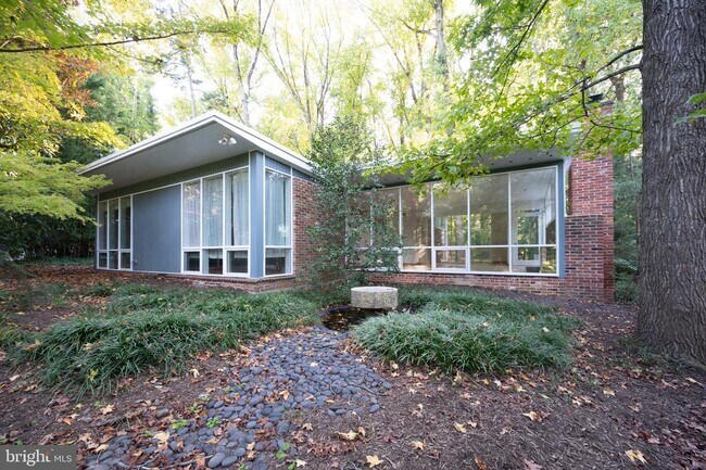 Building Photo - 2227 Glasgow Rd