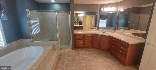 Building Photo - 23503 Sugar View Dr