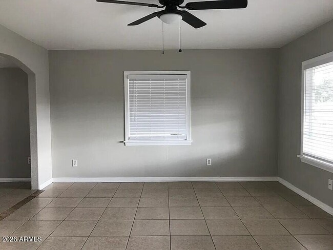 Building Photo - 8238 W Monroe St