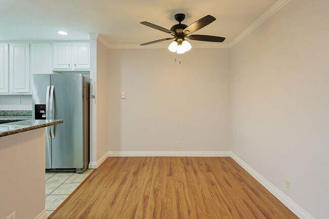 Building Photo - 2-Bed, 1.5-Bath Condo in Convenient El Cajon Location