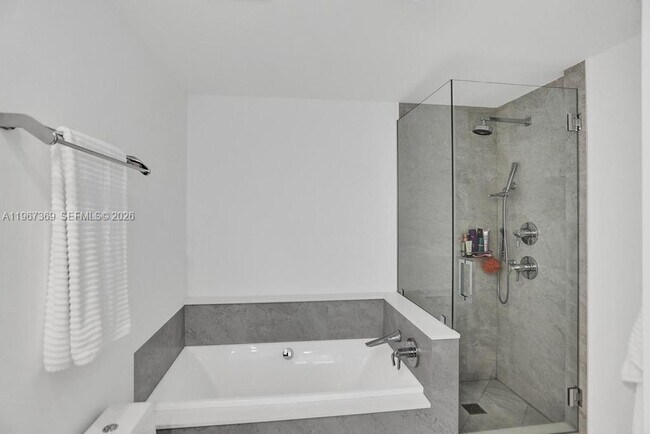 Building Photo - 488 NE 18th St