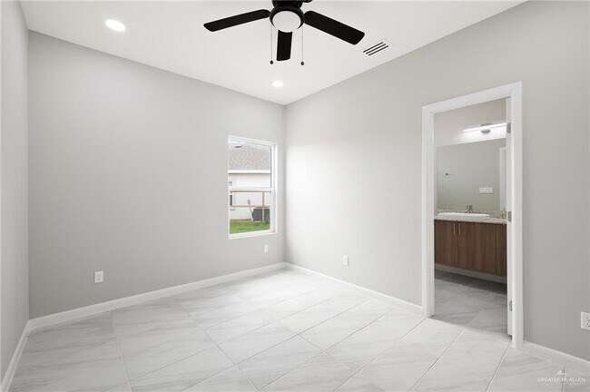 Building Photo - 29 Las Vistas Ln