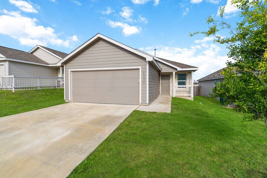 Building Photo - 5155 Fowler Cres