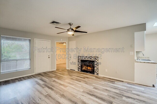 Building Photo - 20420 N 6th Dr