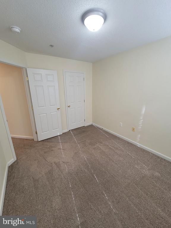 Building Photo - 303 Edelen Station Pl