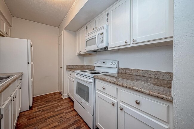 Building Photo - 4212 Belle Park Dr