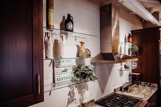 Building Photo - 275 S Limestone