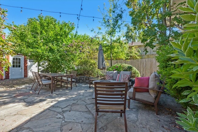 Building Photo - 1525 Cypress Ave