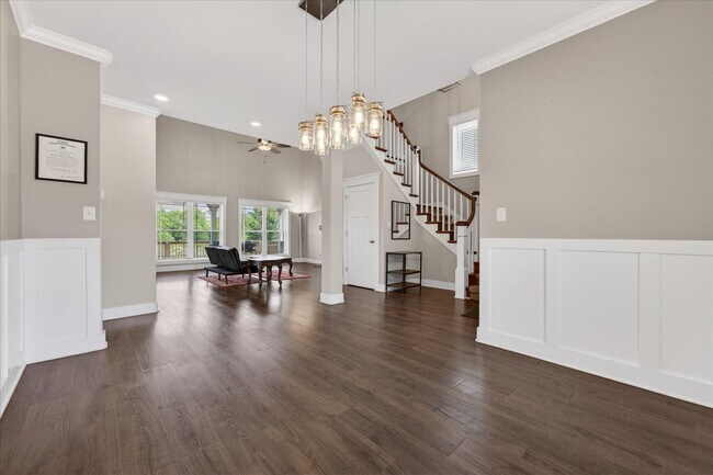 Building Photo - Piedmont Pl. - 325