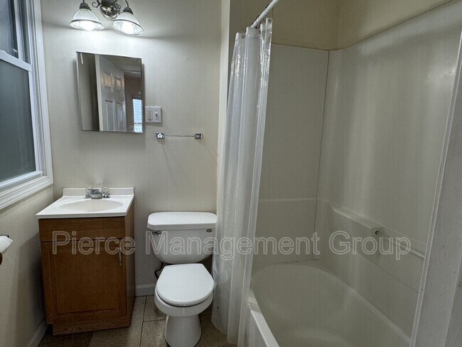 Building Photo - 529 Massabesic St