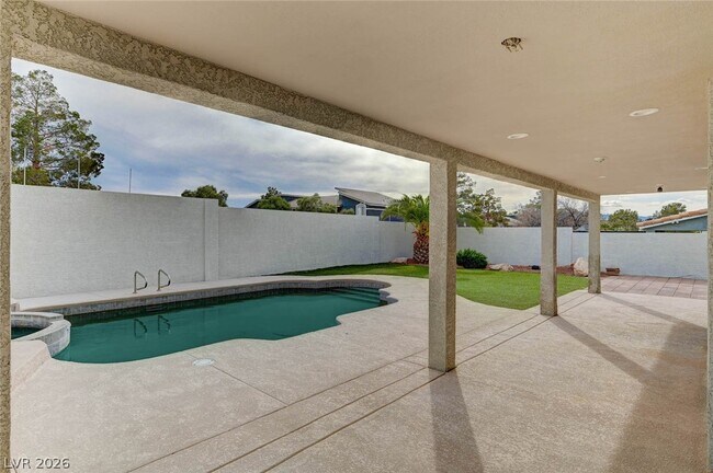 Building Photo - 2817 Via Florentine St