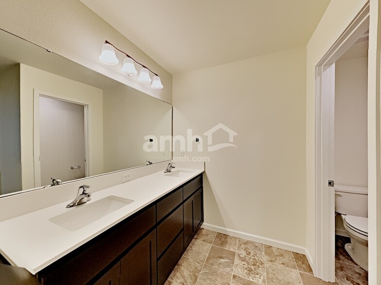 Building Photo - 2159 NW Woodland Dr