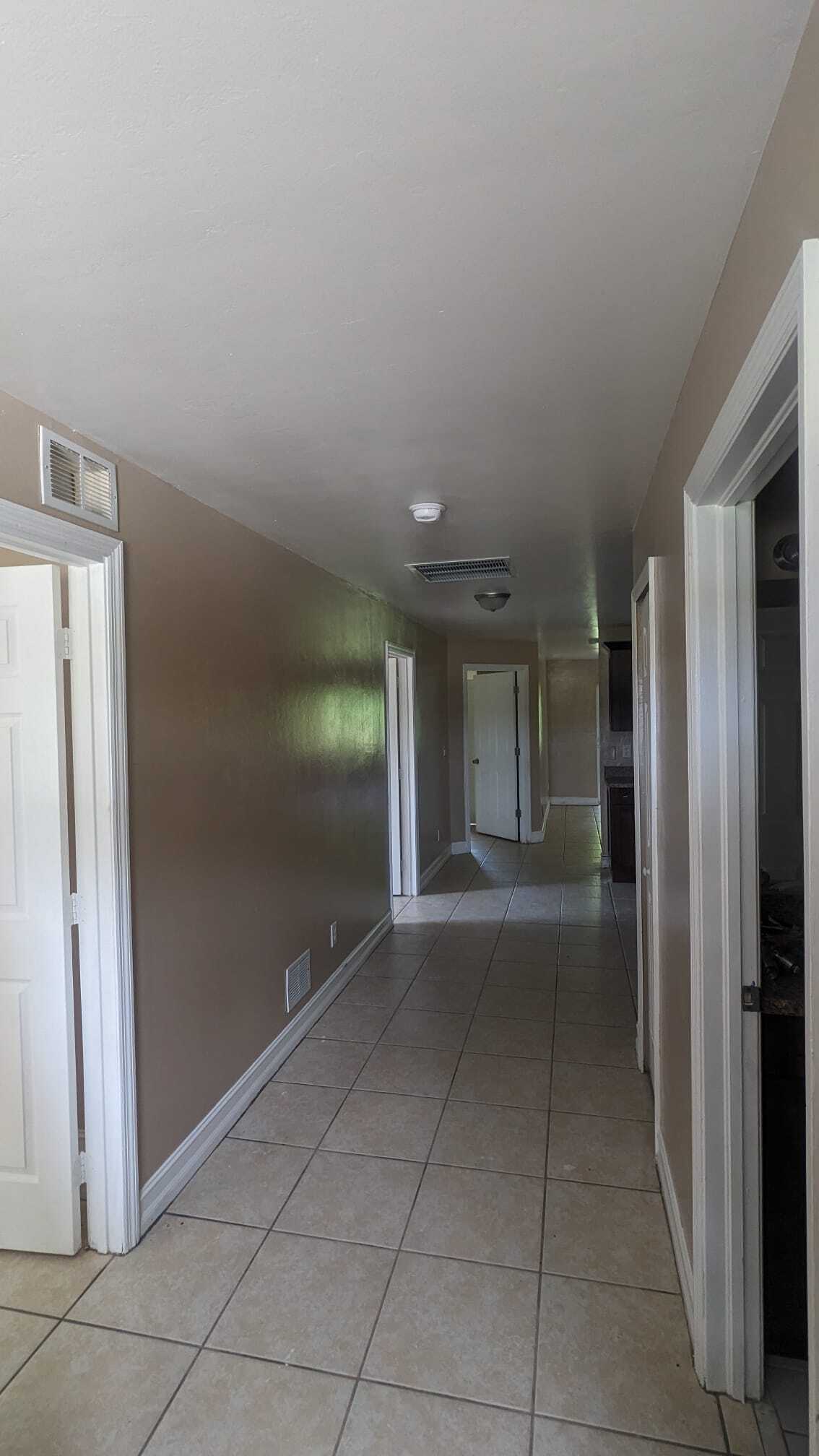 Building Photo - 513 Meadow Rd