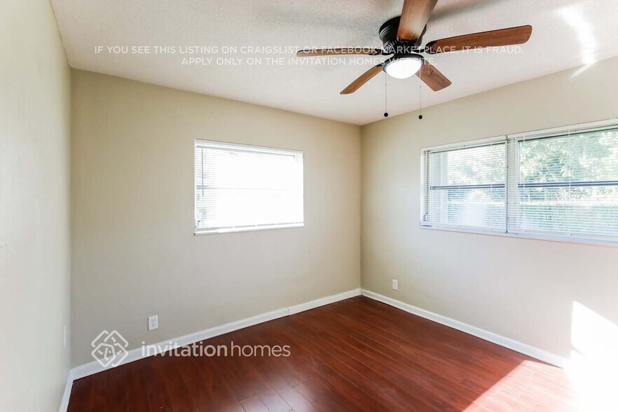 Building Photo - 4030 NW 103rd Dr