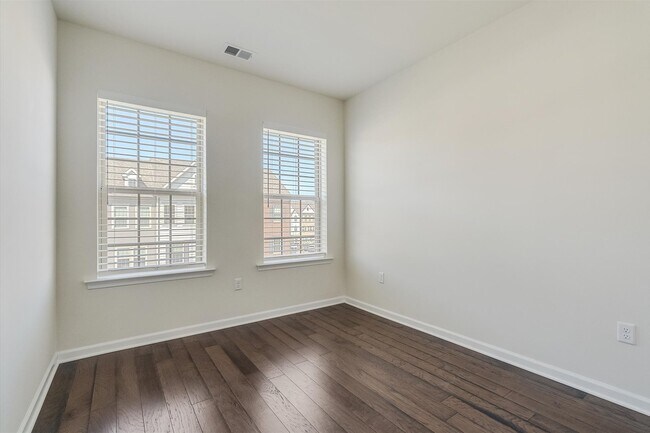 Building Photo - 27 Gala Ct
