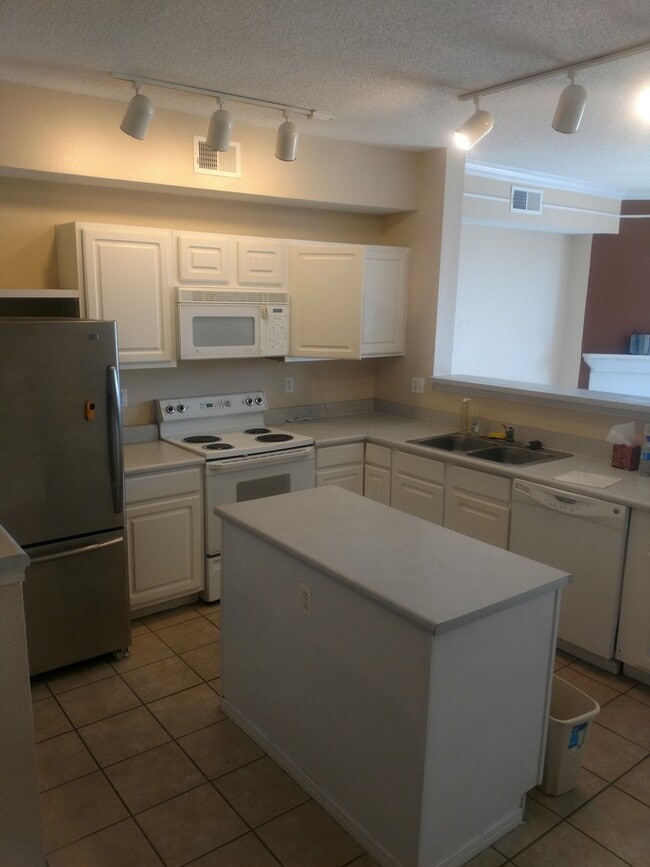 Building Photo - Spacious 2 story town home- Superior, CO-AVAILABLE NOW!