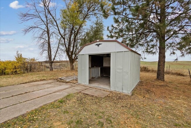 Building Photo - Charming Farmhouse in Fairfield