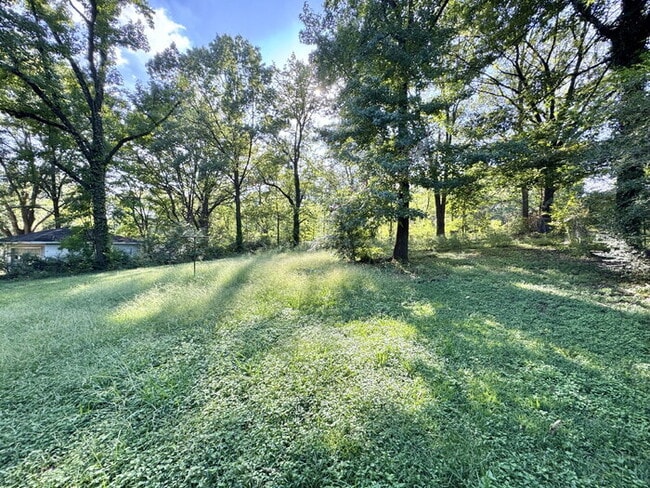 Building Photo - 2929 Bede Rd