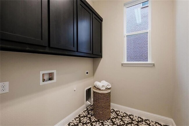 Building Photo - 8043 Sunflower Ln